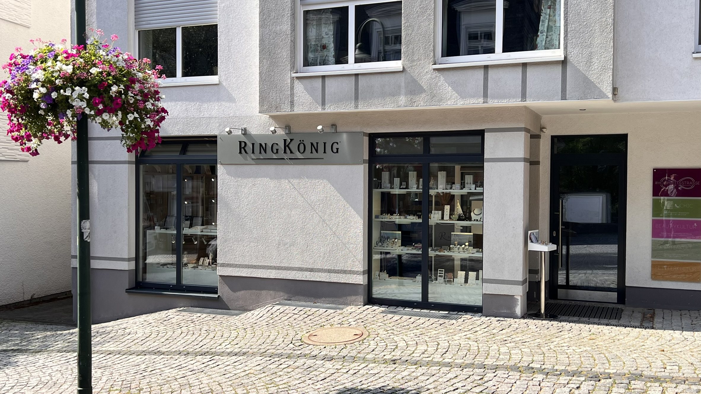 Eheringe, Trauringe und Verlobungsringe im Trauringstudio RINGKÖNIG in Wermelskirchen.